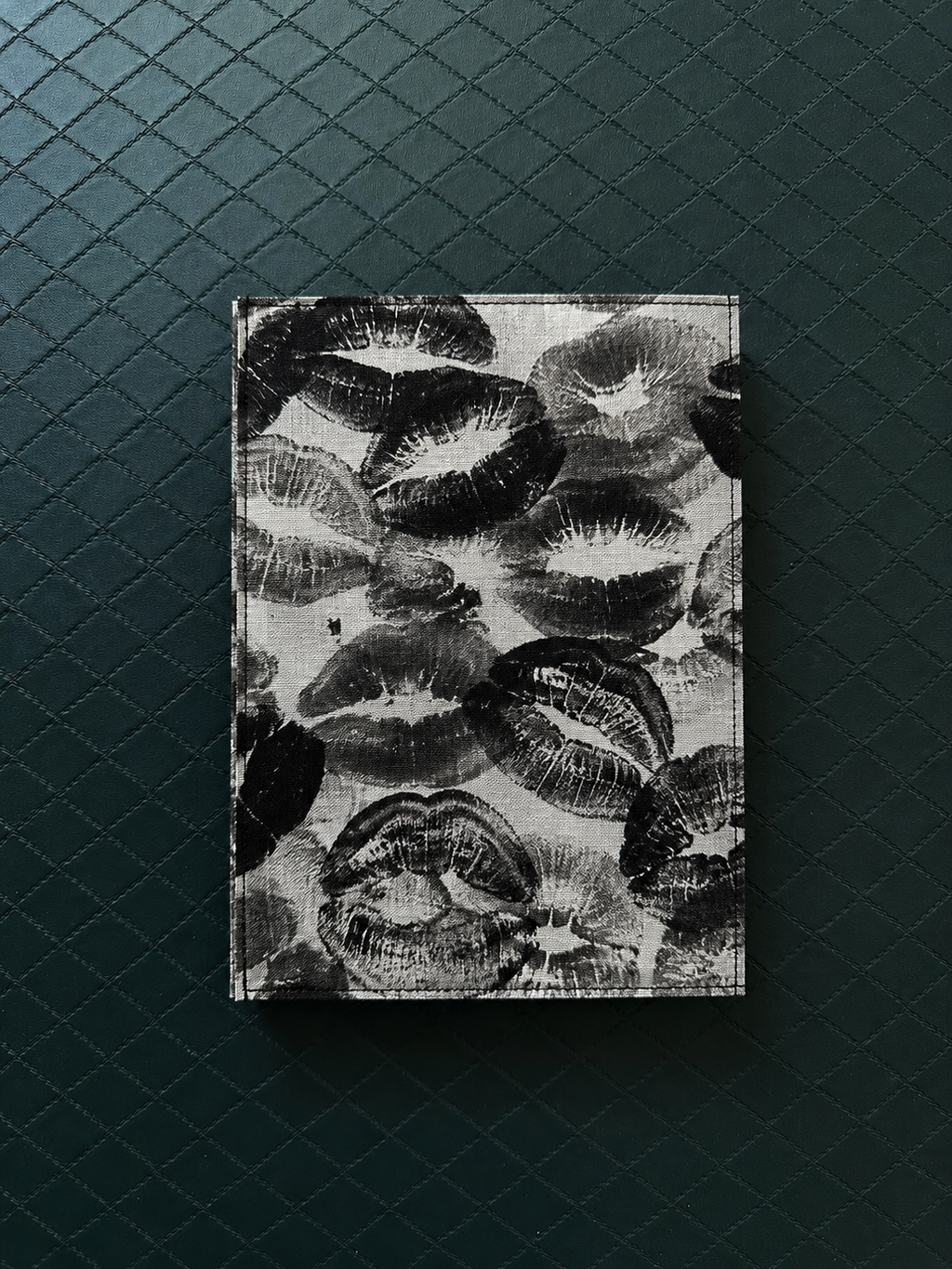 Midnight kisses Notebook 🖤
