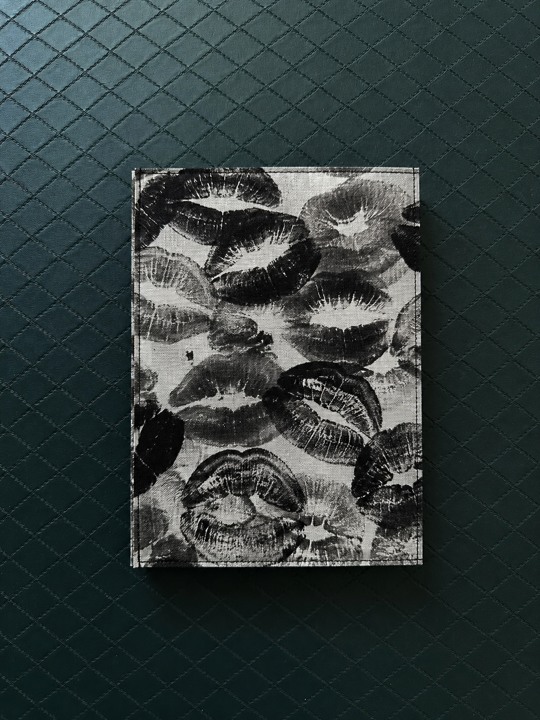 Midnight kisses Notebook 🖤